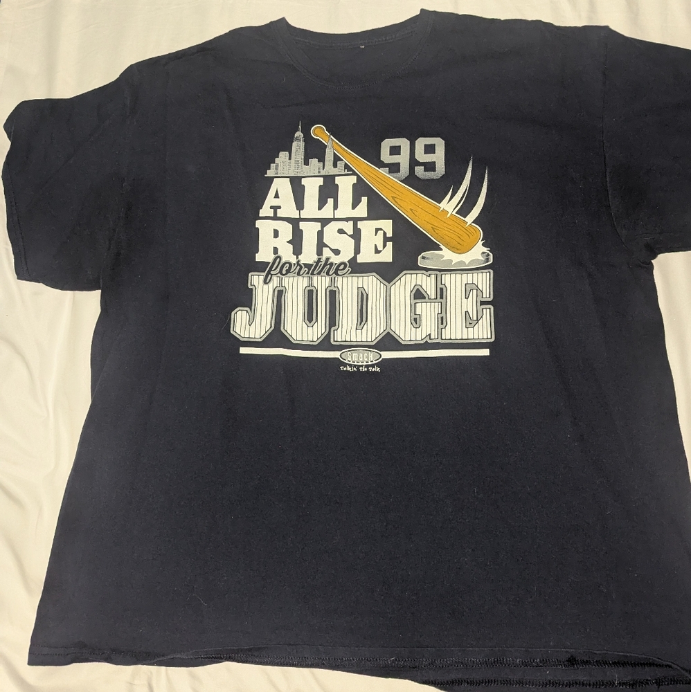 Smack Apparel Men's‎ Large NY Yankees Aaron Judge Graphic T-Shirt